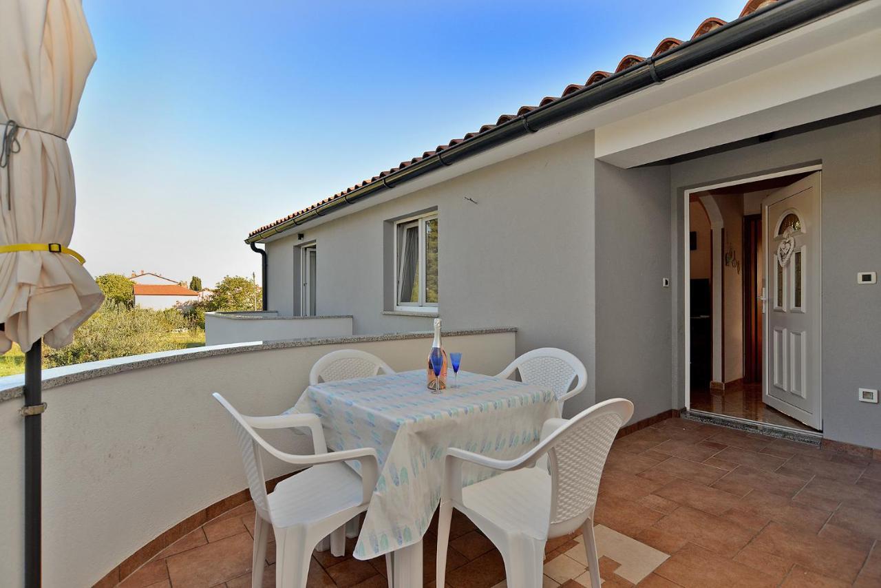 Apartments Elizabeta 1701 Fazana Exterior photo