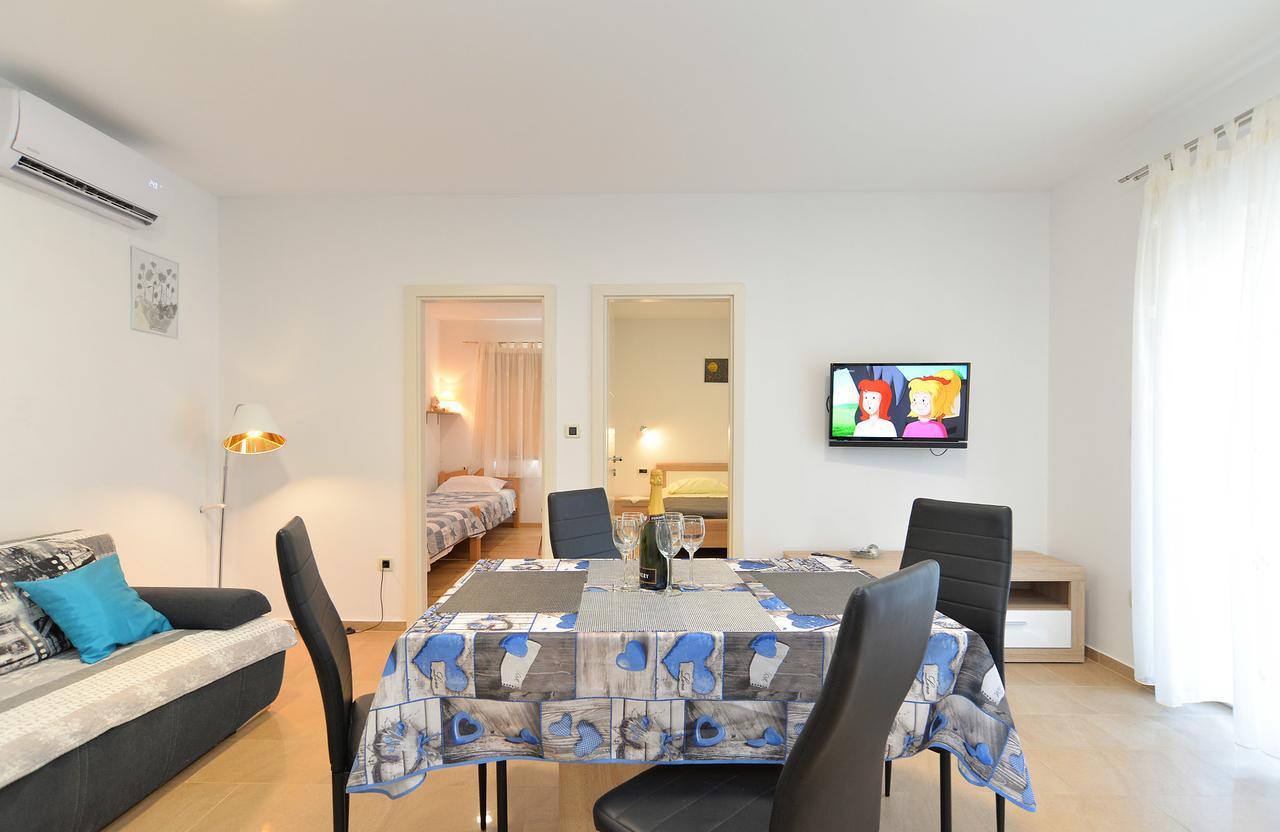 Apartments Elizabeta 1701 Fazana Exterior photo