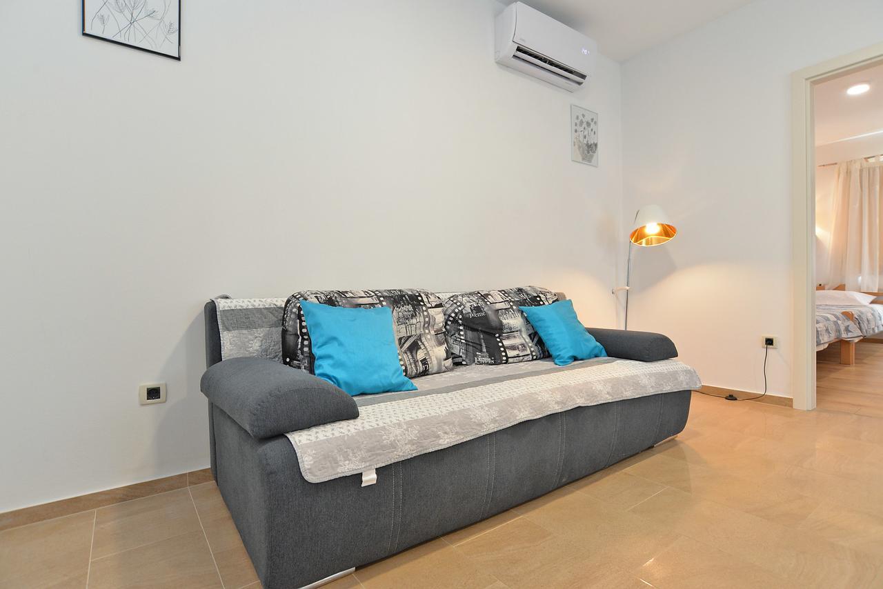 Apartments Elizabeta 1701 Fazana Exterior photo